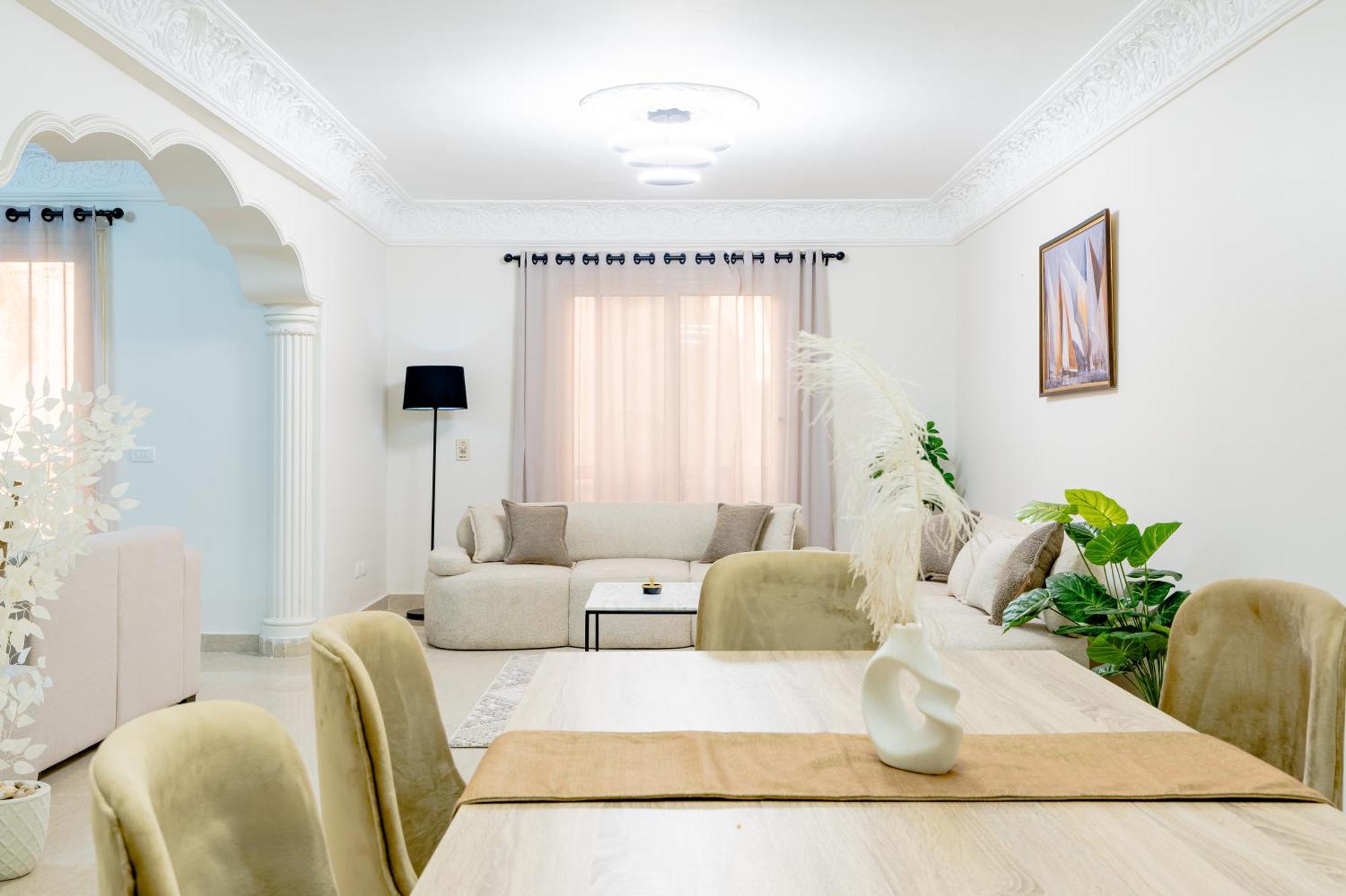 Luxurious Duplex With Side Nile View Apartment *